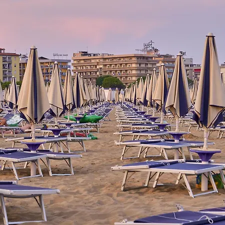Bright White Flat In The Heart Of Apartman Bibione